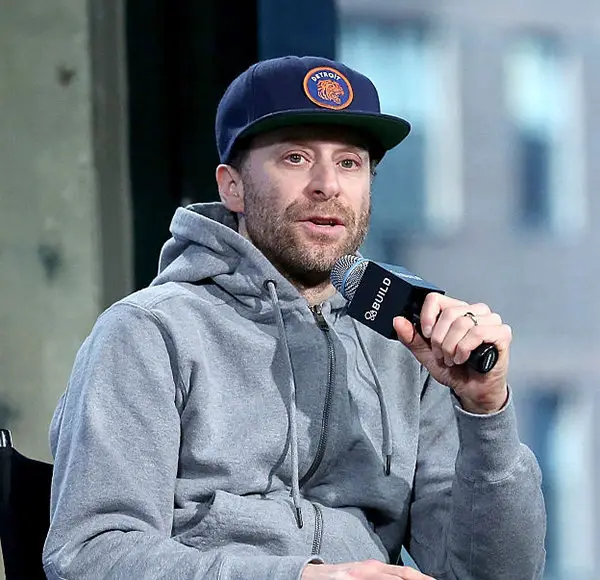 Jon Glaser Knowingly Hides Married Life with Wife From Camera! Why?