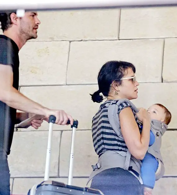 Norah Jones with her son and her husband, Pete Remm at LAX in September 201...