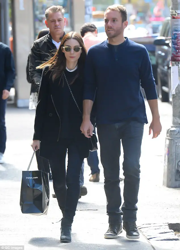 thomas mcdonell and phoebe tonkin