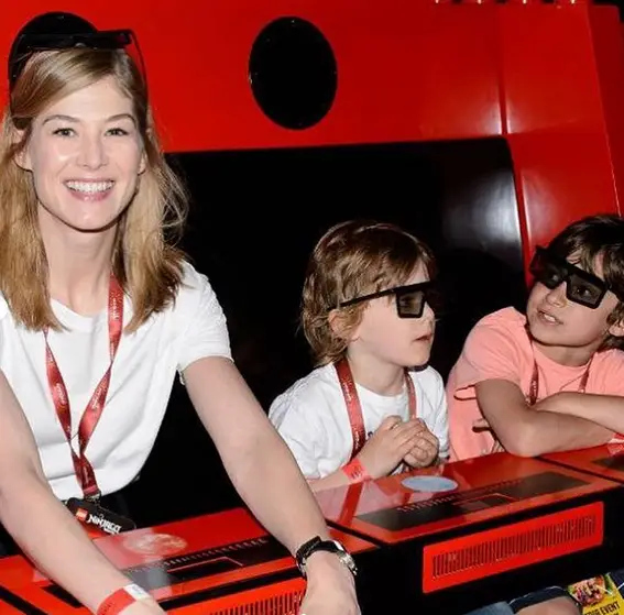 Rosamund-Pike-With-Her-Two-Children-2020