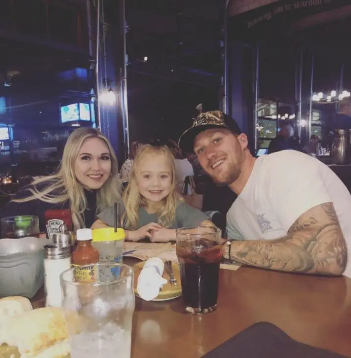 Savannah-LaBrant-With-Ex-Boyfriend-And-Daughter-2020