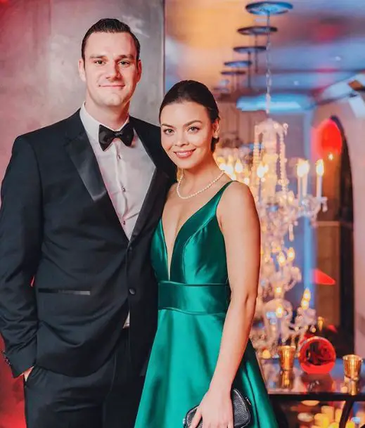 Scarlett-Byrne-With-Husband-Cooper-Hefner-2020