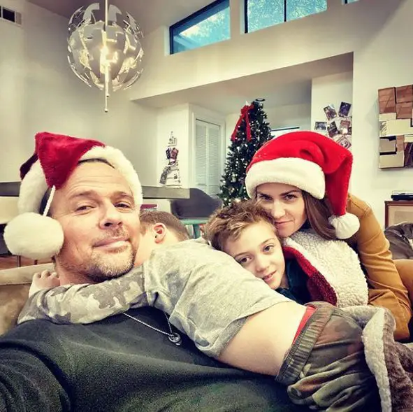 Sean-Patrick-Flanery-with-wife-and-sons2020