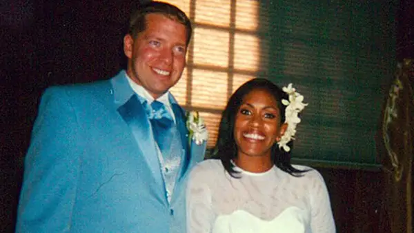 American wife Kenya Duke with her husband, Gary Owen on their wedding day (...