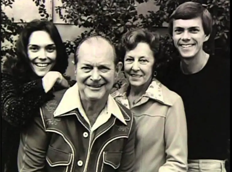 Carpenter along with sister Karen and parents Harold and Agnes 