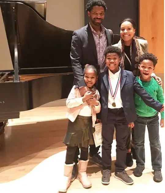 Sheinelle Jones Alongside Her Husband and Children