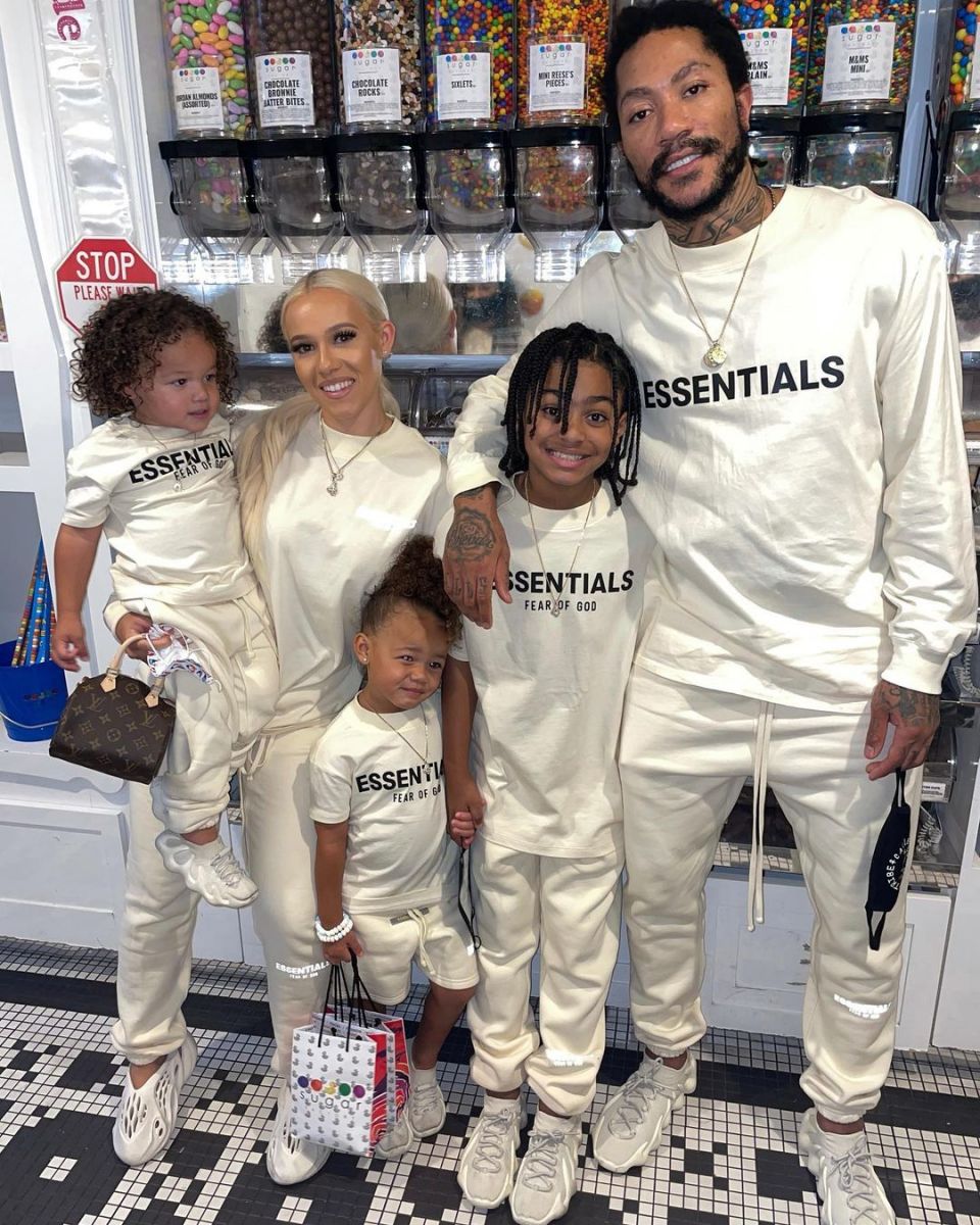 Derrick Rose With His Finance And His Children 
