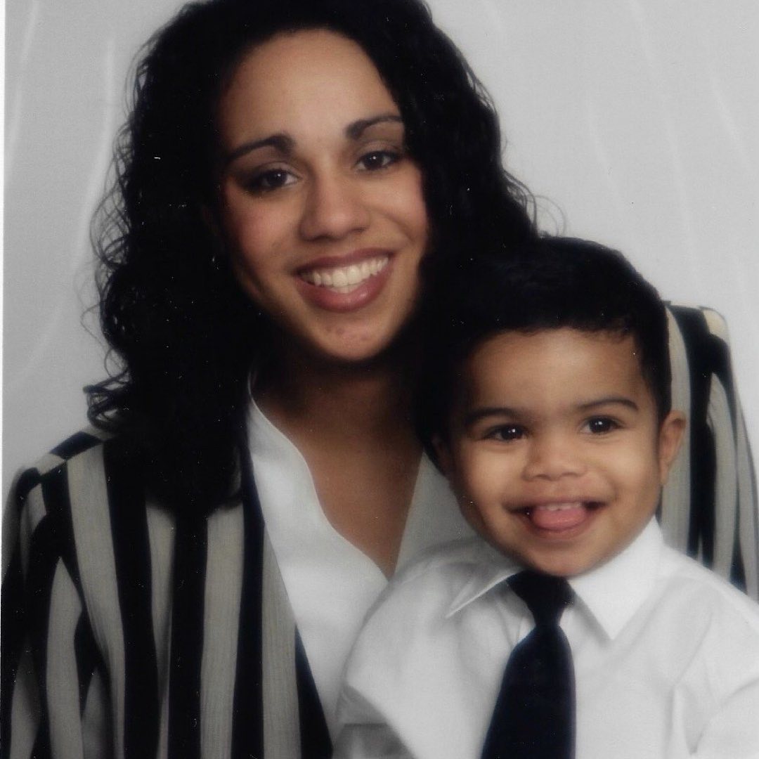 Ezekiel Elliott pictured with his mom when he was a child