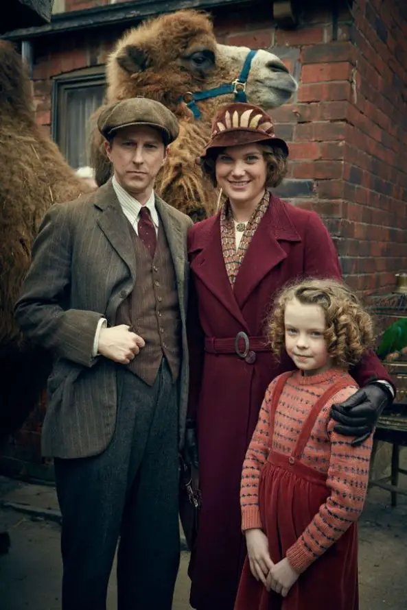 Liz White's married family in the movie Our Zoo