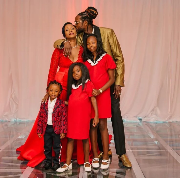Chainz with his wife and children