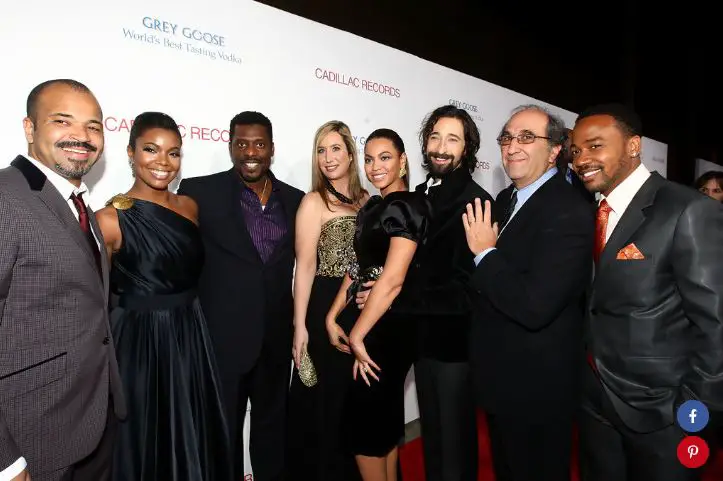 Eamonn Walker with other stars