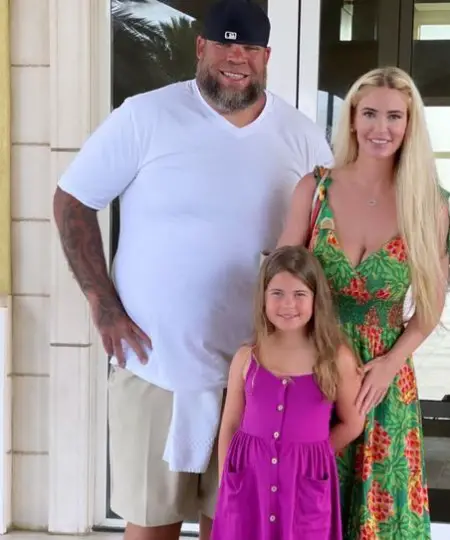 George Murdoch and his wife and daughter