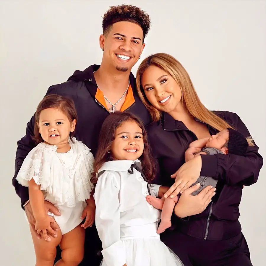 Elle Lively McBroom's parents and siblings