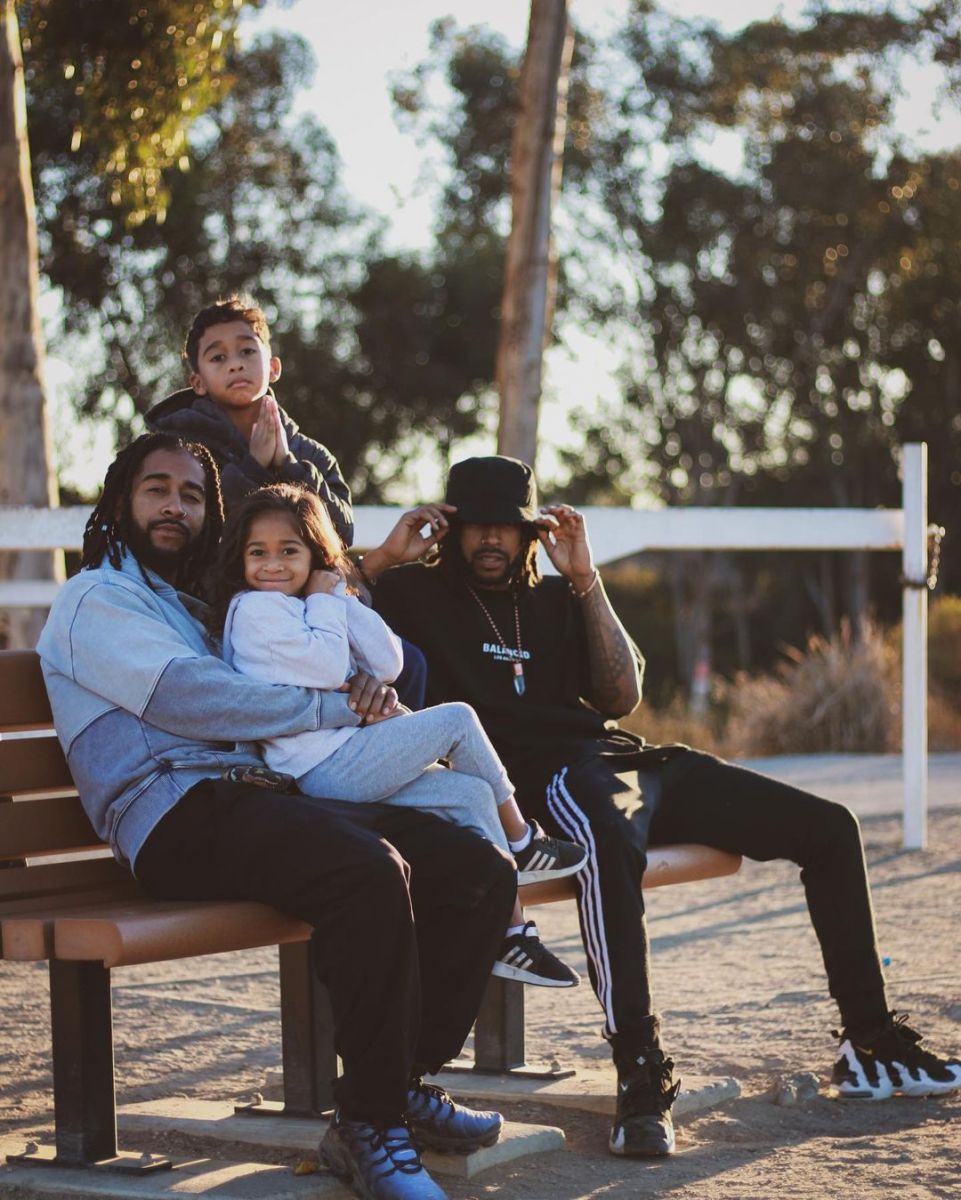 Omarion alongside his kids and his brother, O'Ryan