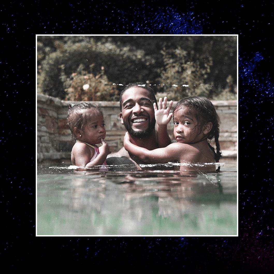 Omarion having a good time with his two kids 