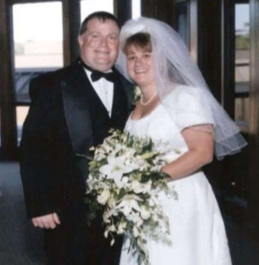 Richard JewellÂ  posing with his wife Dana on their wedding day 