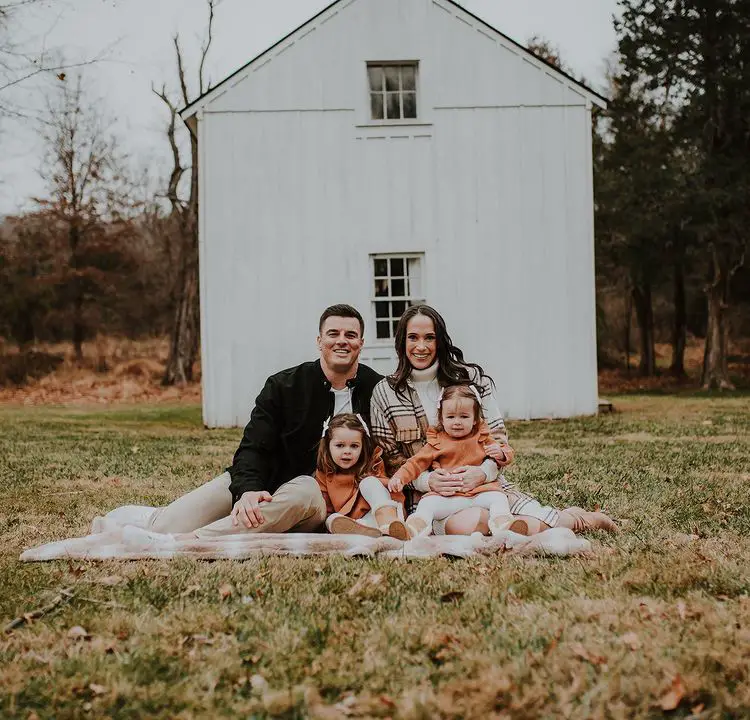 Ryan Kerrigan with his wife and daughters