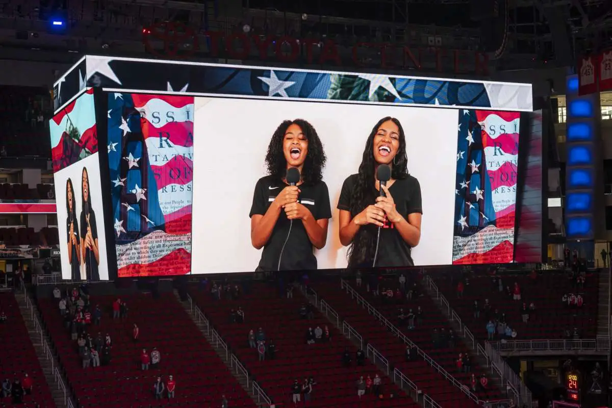 Stephen Silas's daughters singing the national anthem at Houston Rockets